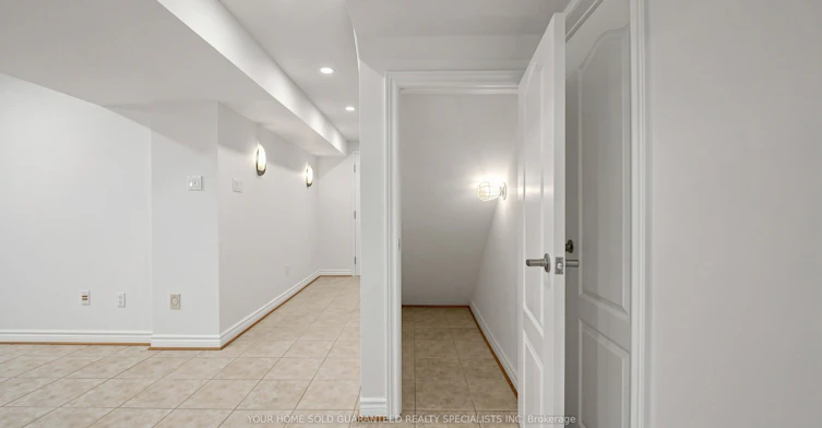 Lower Unit-235 Caproni Drive, Vaughan, ON, L6A 1X7 - 12