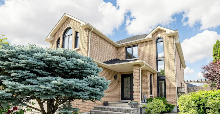 Lower Unit-235 Caproni Drive, Vaughan, ON, L6A 1X7 - 2