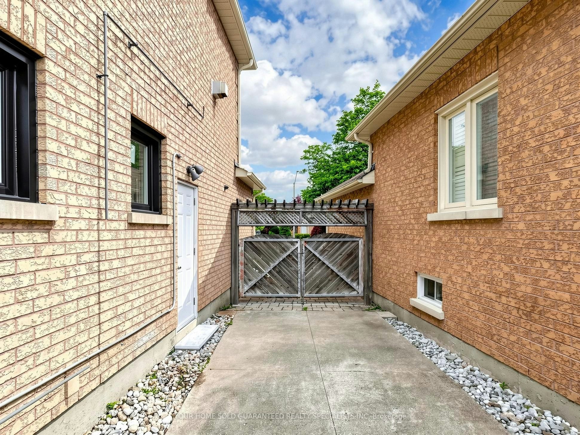 Lower Unit-235 Caproni Drive, Vaughan, ON, L6A 1X7 - 19