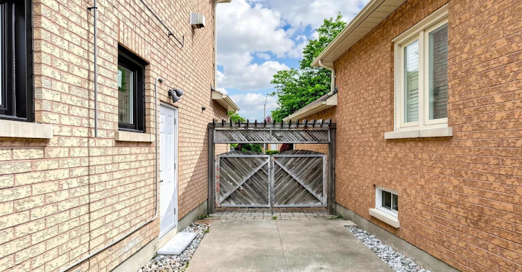 Lower Unit-235 Caproni Drive, Vaughan, ON, L6A 1X7 - 19