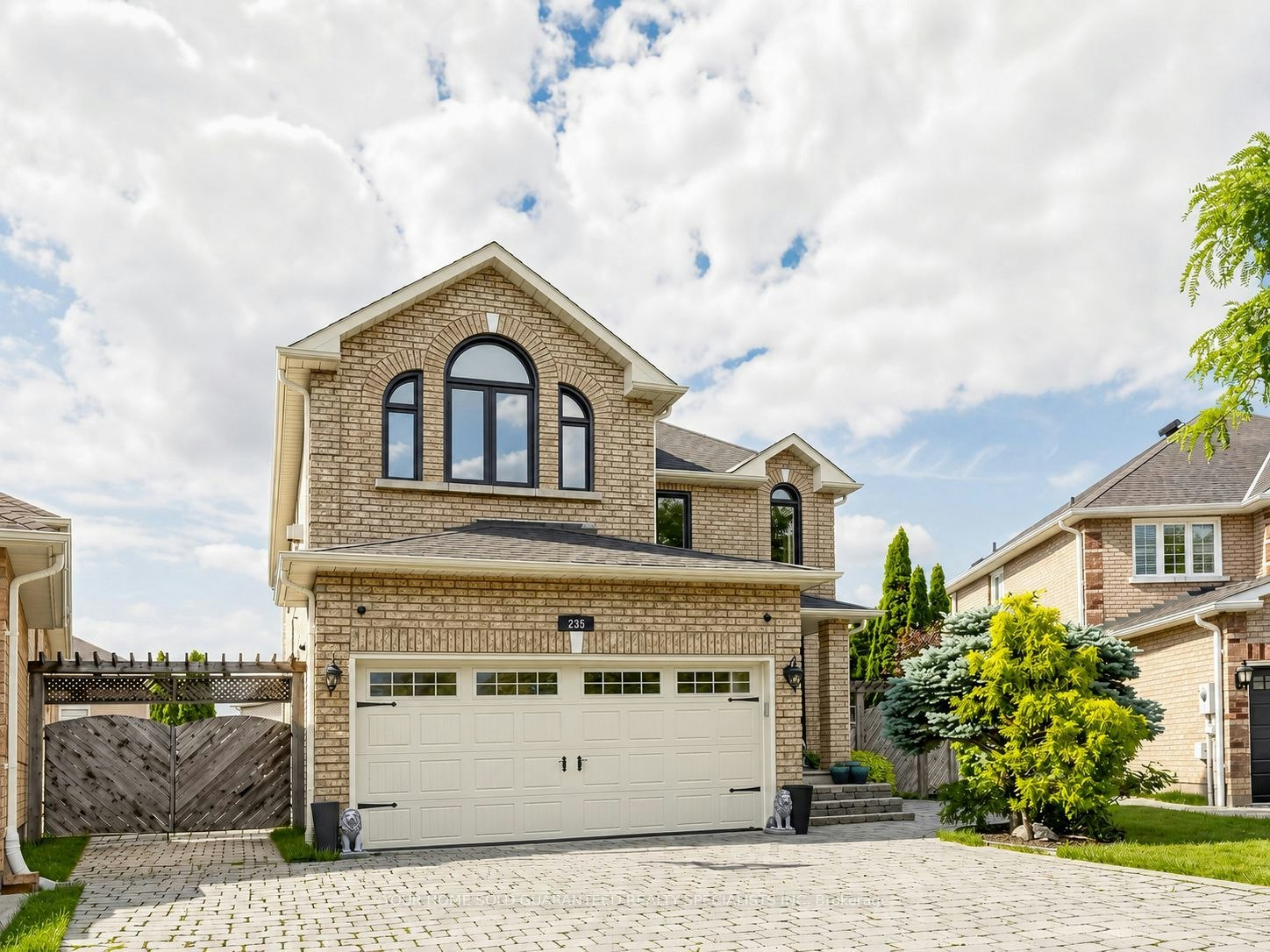 Lower Unit-235 Caproni Drive, Vaughan, ON, L6A 1X7