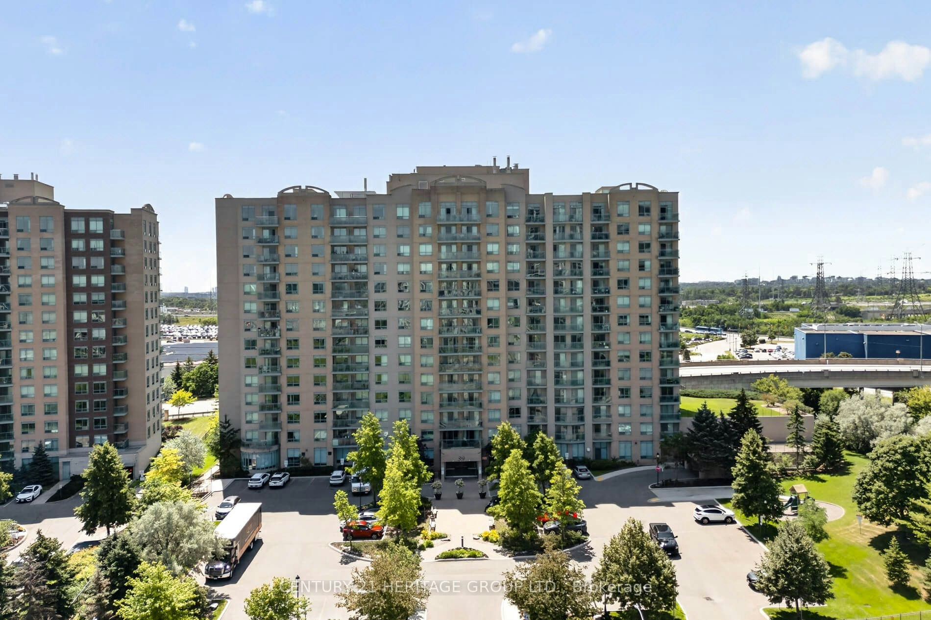 1017-39 Oneida Crescent, Richmond Hill, ON, L4B 4T9