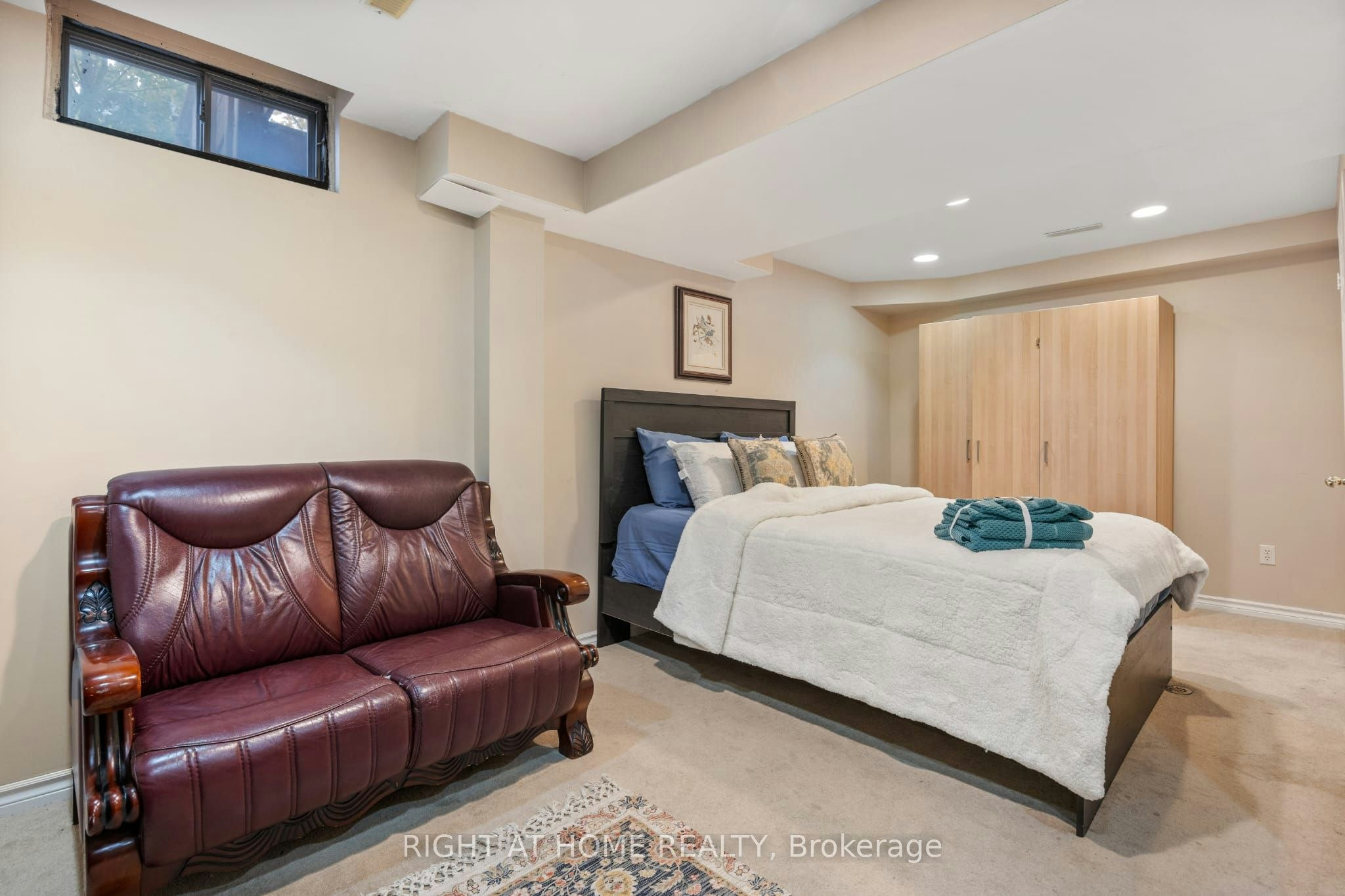 54 Amberhill Way, Aurora, ON, L4G 7E1 - 8