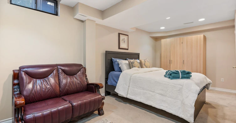 54 Amberhill Way, Aurora, ON, L4G 7E1 - 8