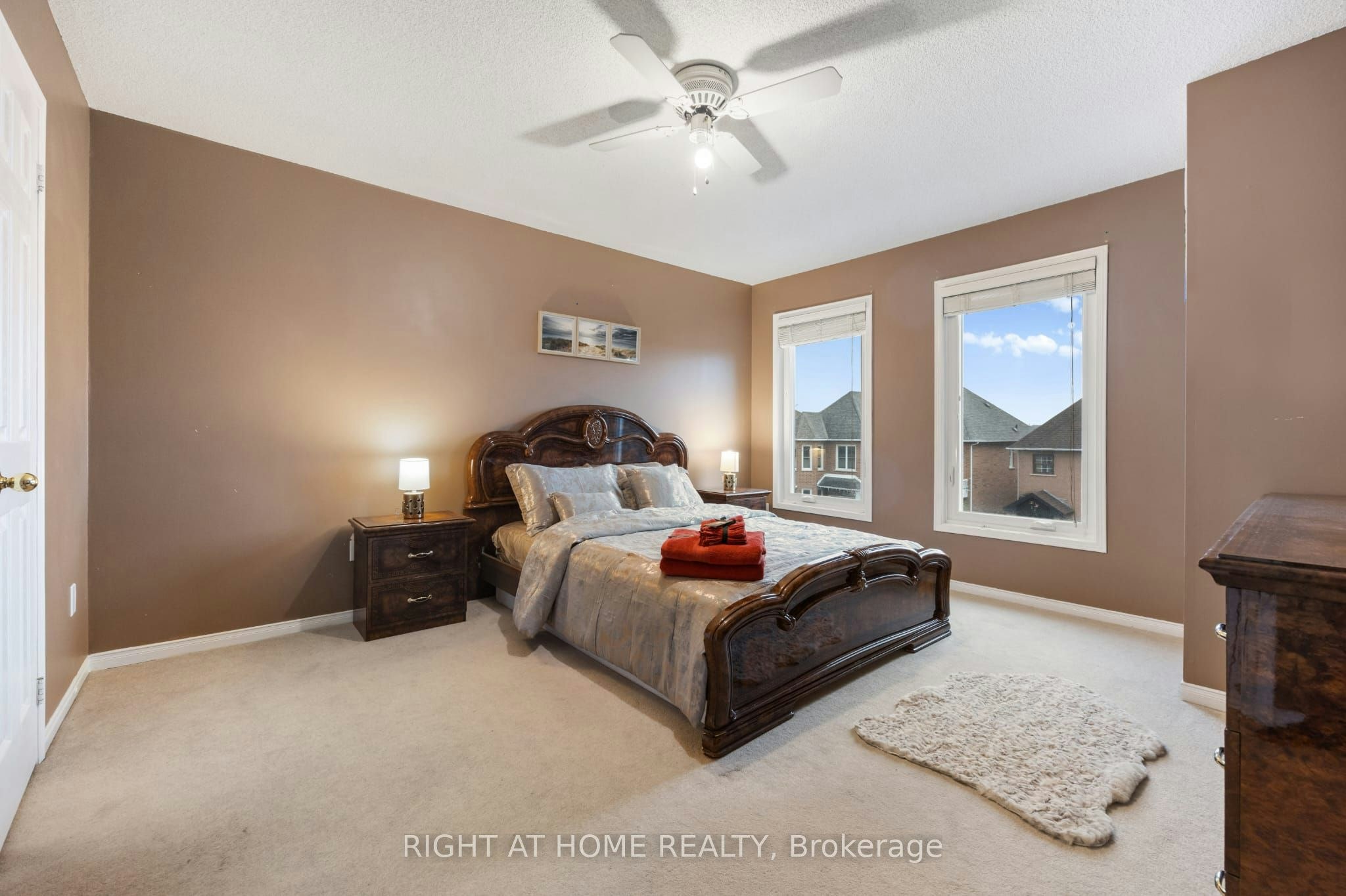 54 Amberhill Way, Aurora, ON, L4G 7E1 - 10