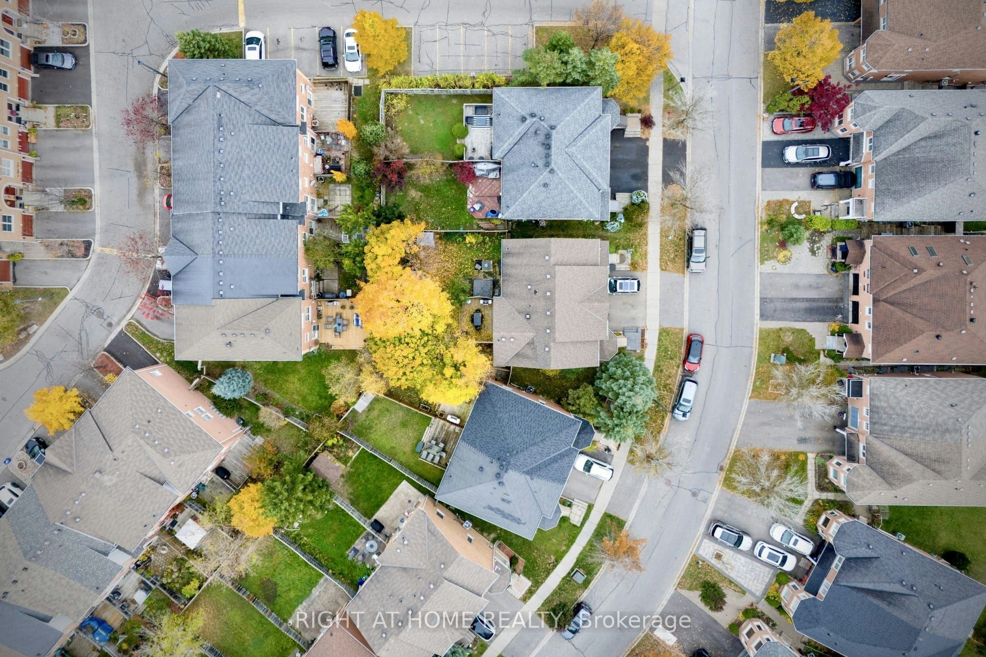 54 Amberhill Way, Aurora, ON, L4G 7E1 - 3