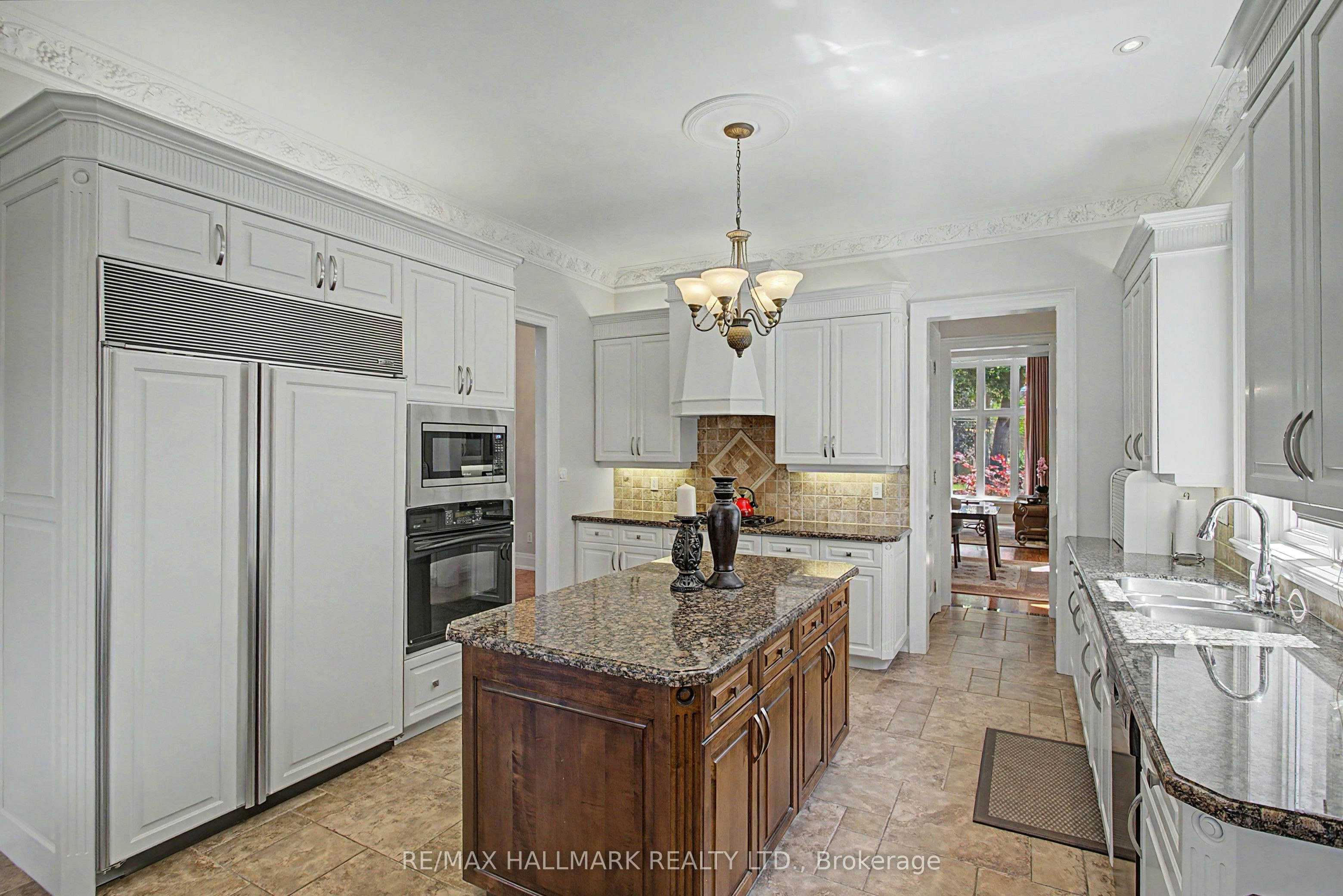 102 Duncan Road, Richmond Hill, ON, L4C 6J7