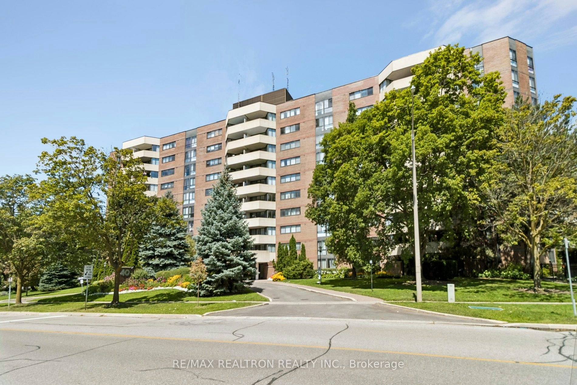 208-40 Baif Boulevard, Richmond Hill, ON, L4C 5M9