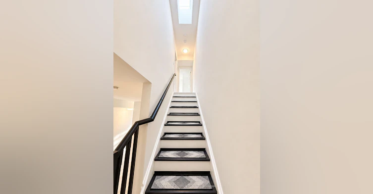 201-1 Center Street W, Richmond Hill, ON, L4C 3P3 - 11