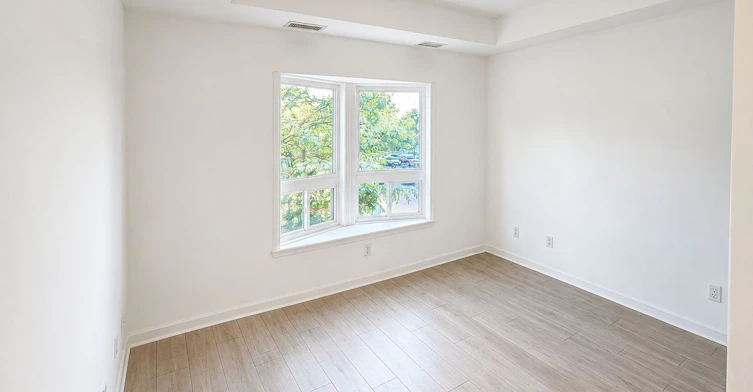201-1 Center Street W, Richmond Hill, ON, L4C 3P3 - 6