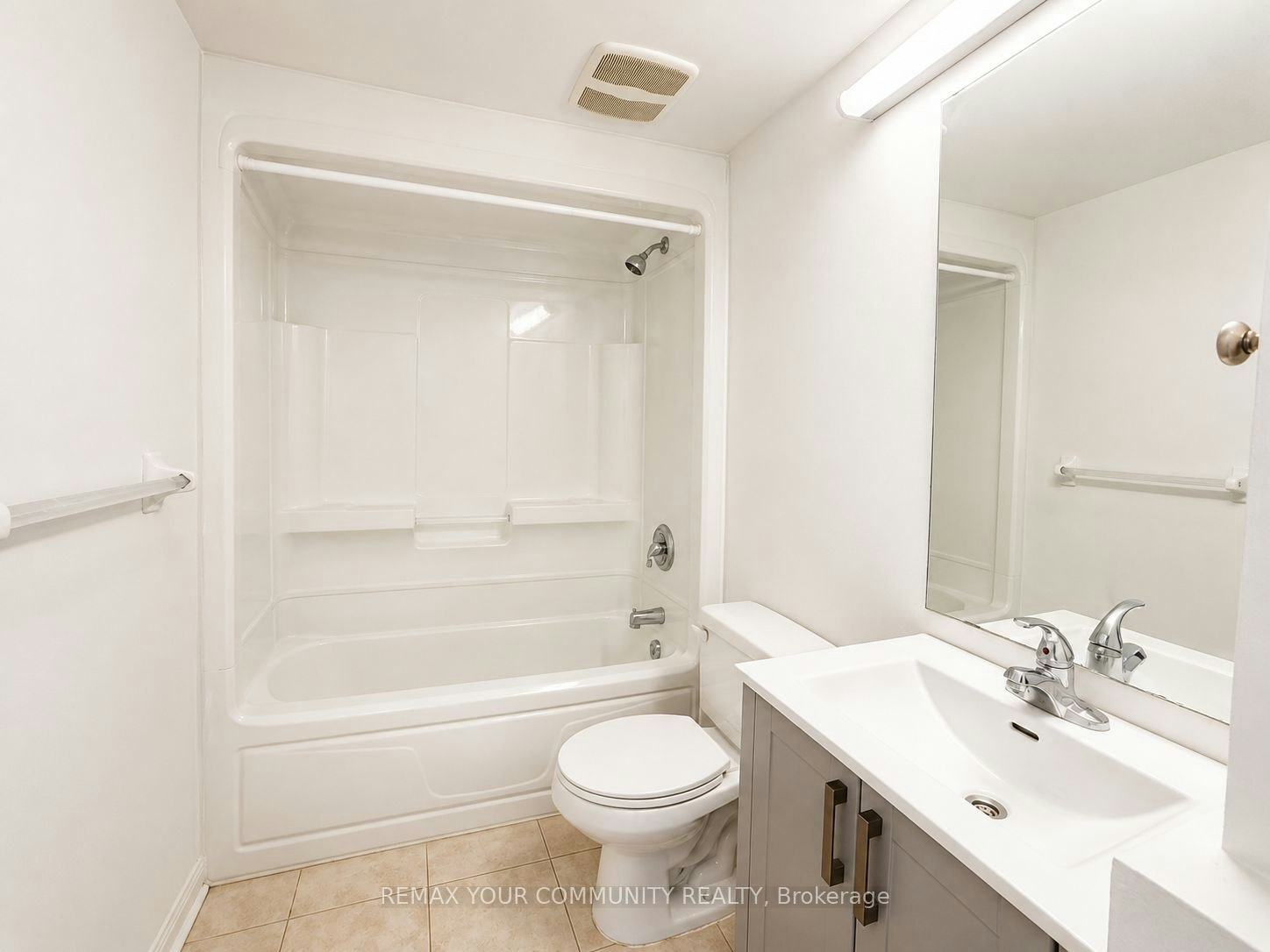 201-1 Center Street W, Richmond Hill, ON, L4C 3P3 - 14