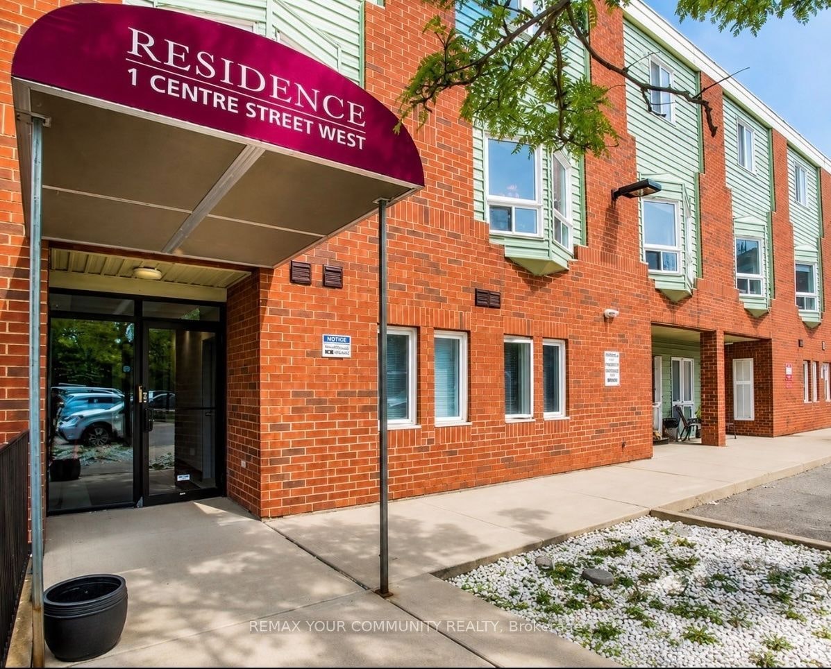 201-1 Center Street W, Richmond Hill, ON, L4C 3P3