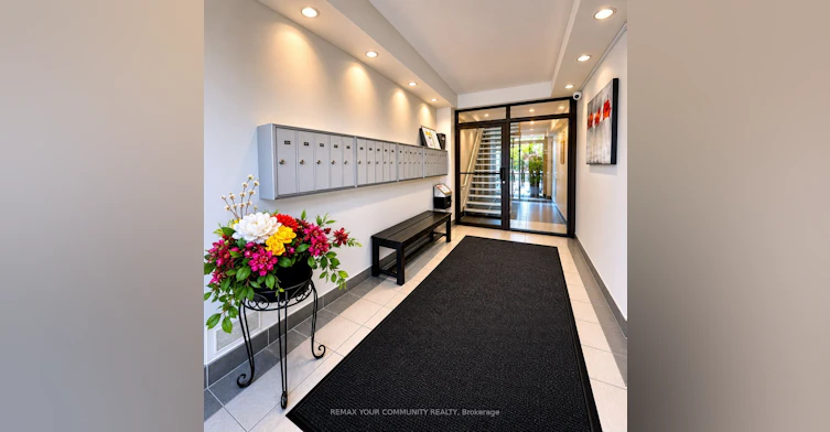 201-1 Center Street W, Richmond Hill, ON, L4C 3P3 - 2