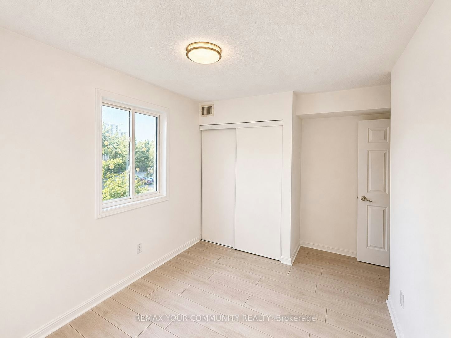 201-1 Center Street W, Richmond Hill, ON, L4C 3P3 - 15