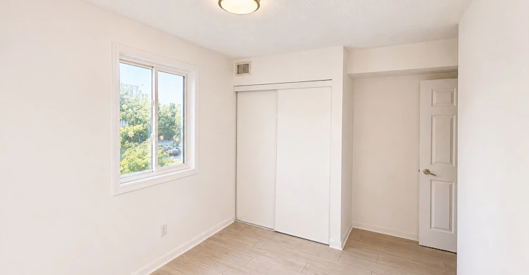 201-1 Center Street W, Richmond Hill, ON, L4C 3P3 - 15
