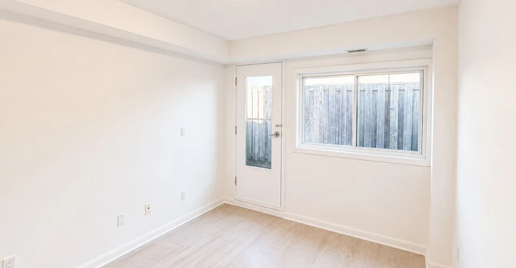 201-1 Center Street W, Richmond Hill, ON, L4C 3P3 - 12