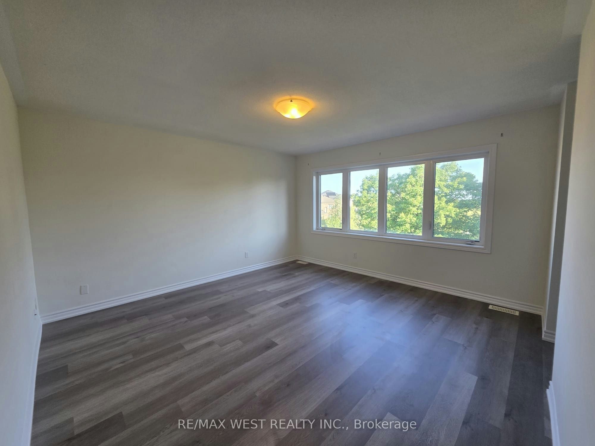 (Main)-11 Chessington Avenue, East Gwillimbury, ON, L9N 0R5 - 11