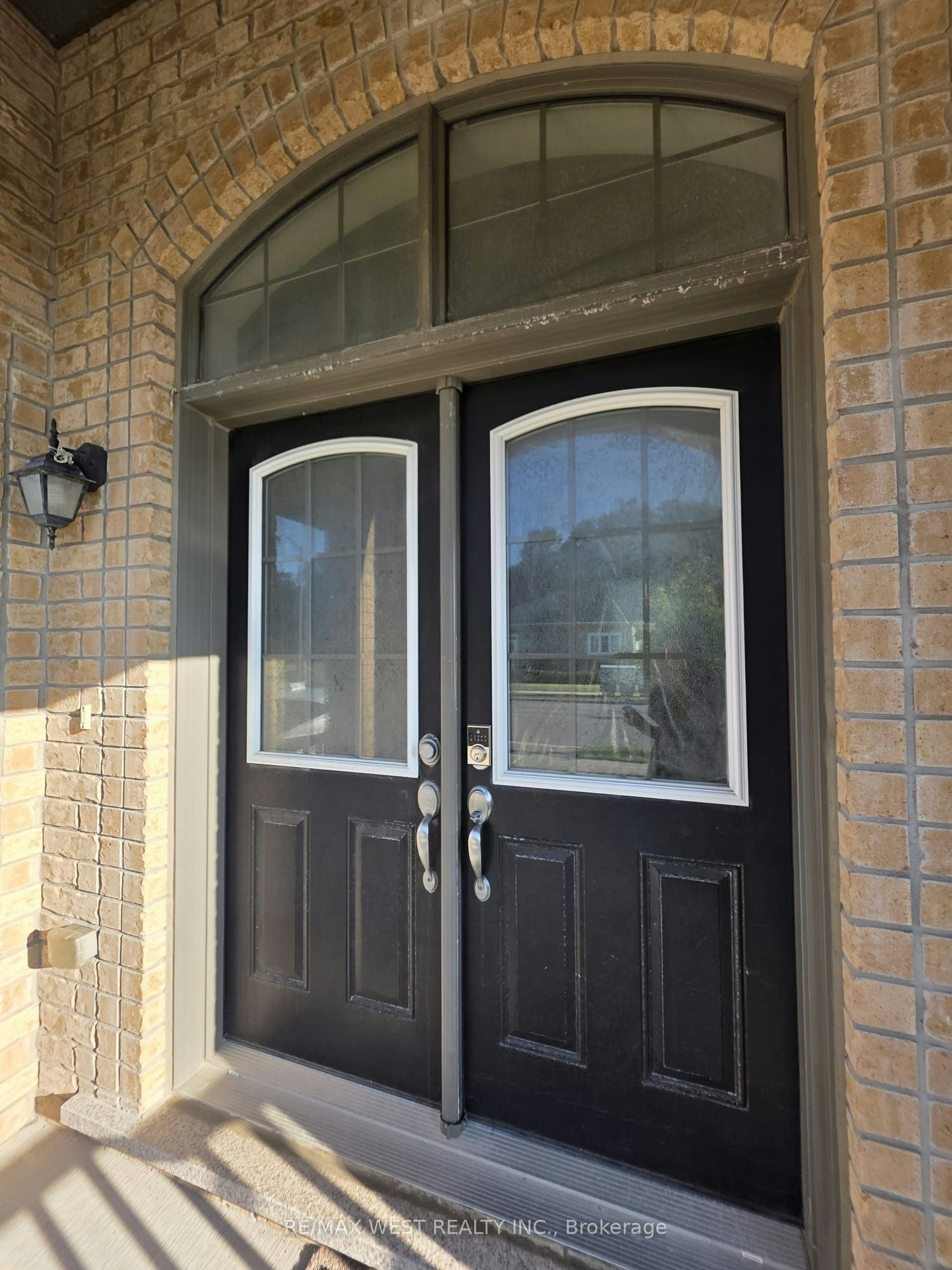 (Main)-11 Chessington Avenue, East Gwillimbury, ON, L9N 0R5 - 2