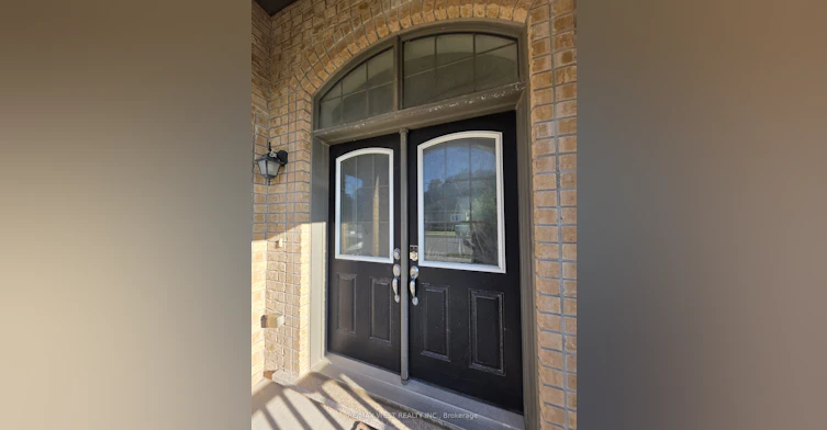 (Main)-11 Chessington Avenue, East Gwillimbury, ON, L9N 0R5 - 2