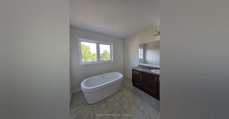 (Main)-11 Chessington Avenue, East Gwillimbury, ON, L9N 0R5 - 13