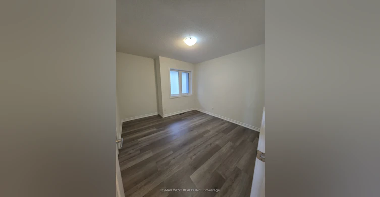 (Main)-11 Chessington Avenue, East Gwillimbury, ON, L9N 0R5 - 16