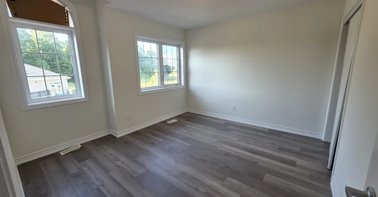 (Main)-11 Chessington Avenue, East Gwillimbury, ON, L9N 0R5 - 17