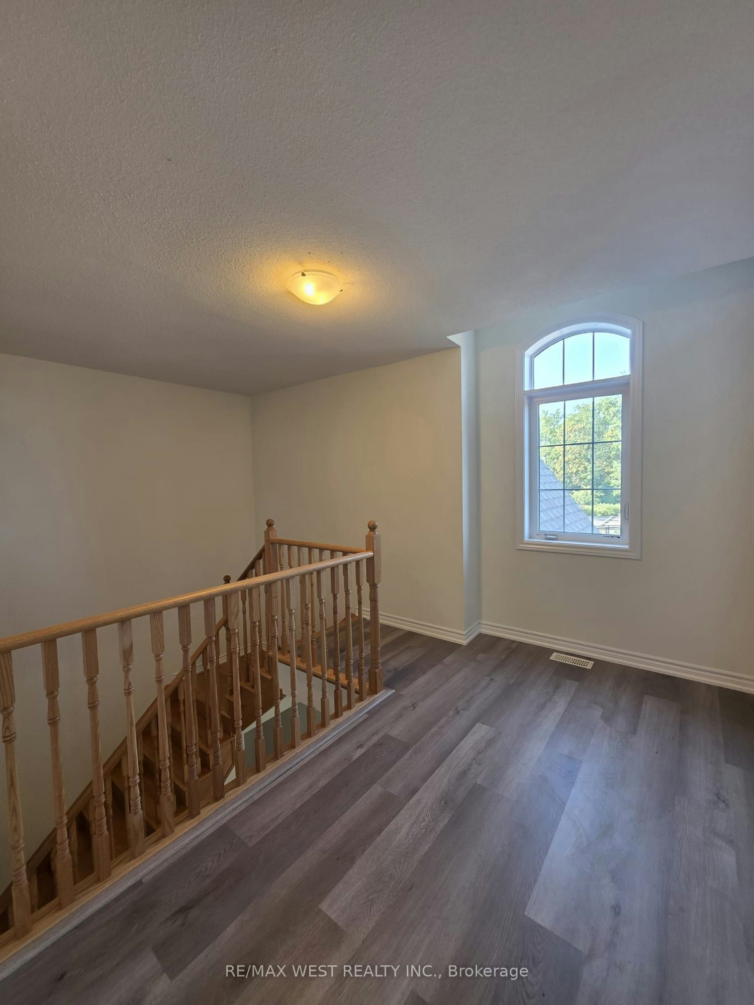 (Main)-11 Chessington Avenue, East Gwillimbury, ON, L9N 0R5 - 9