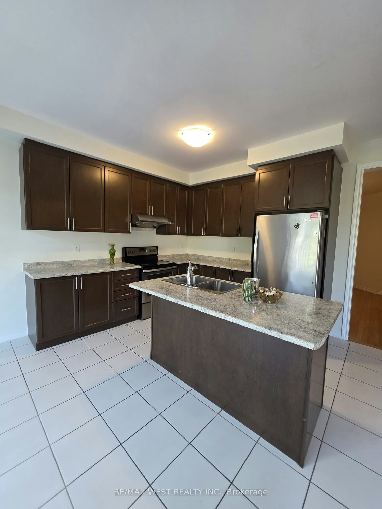 (Main)-11 Chessington Avenue, East Gwillimbury, ON, L9N 0R5 - 7