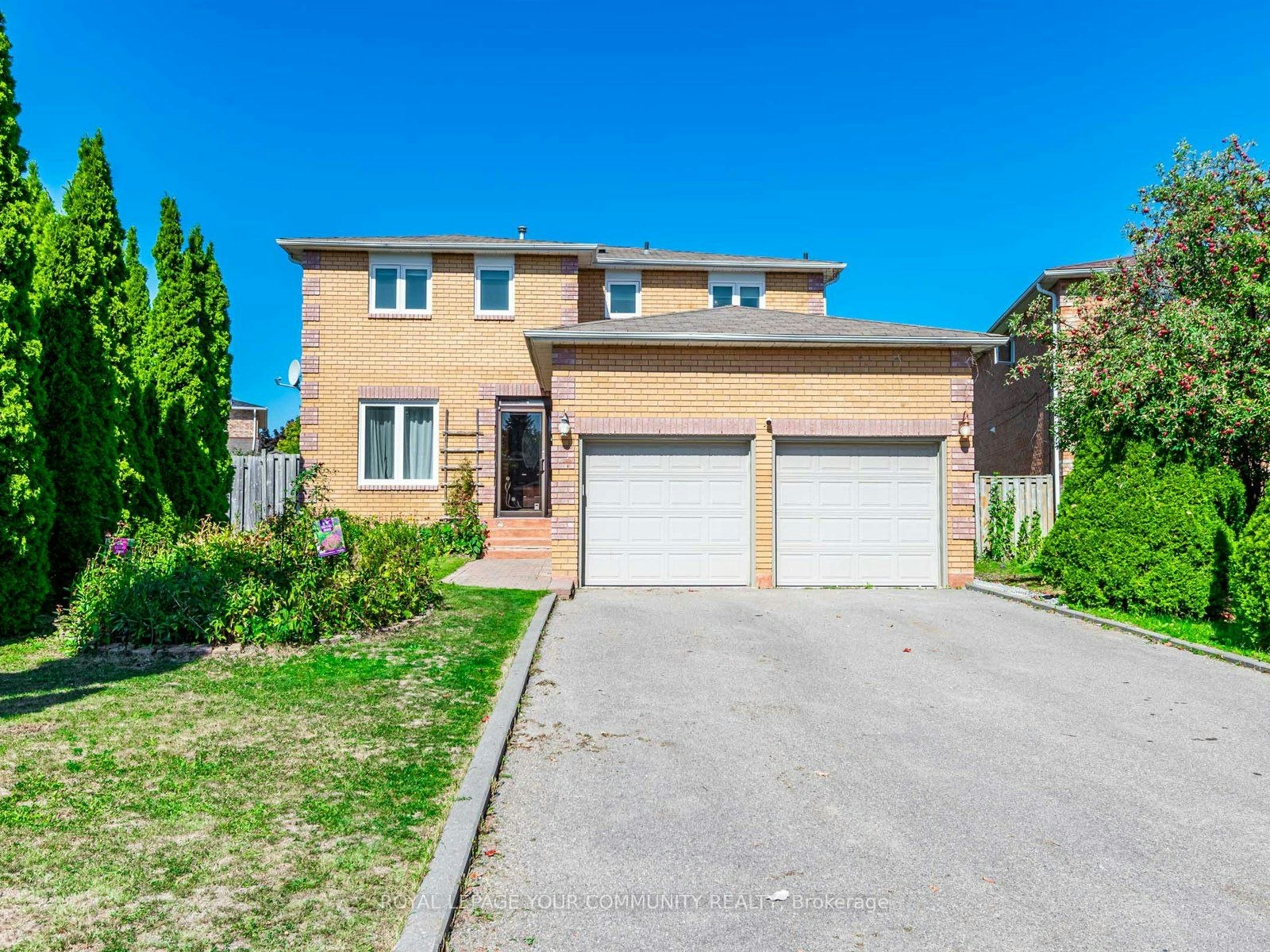 5 Mandel Crescent, Richmond Hill, ON, L4C 9Z7