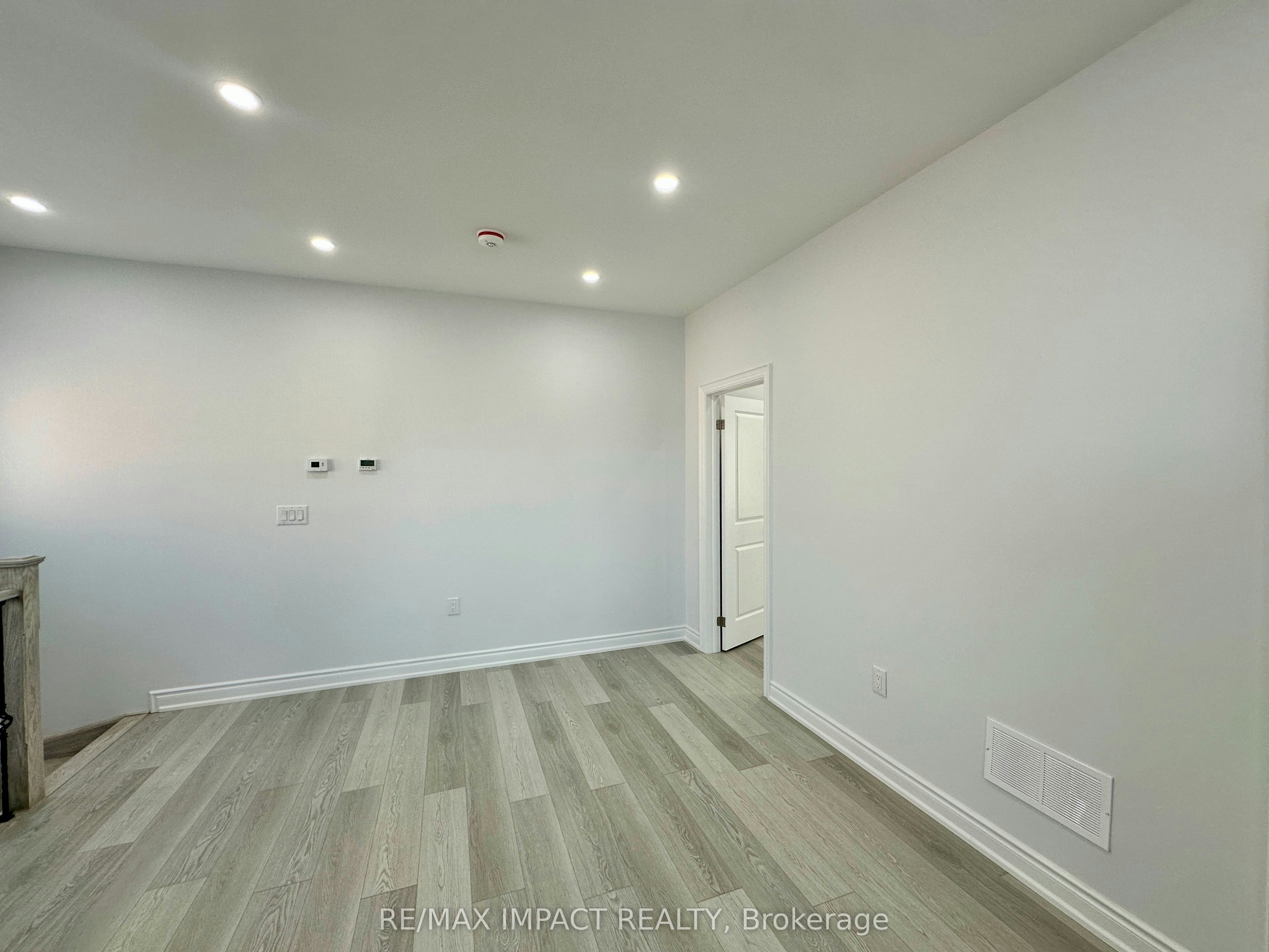 Coach-32 Toulouse Court, Markham, ON, L6B 1J5 - 20