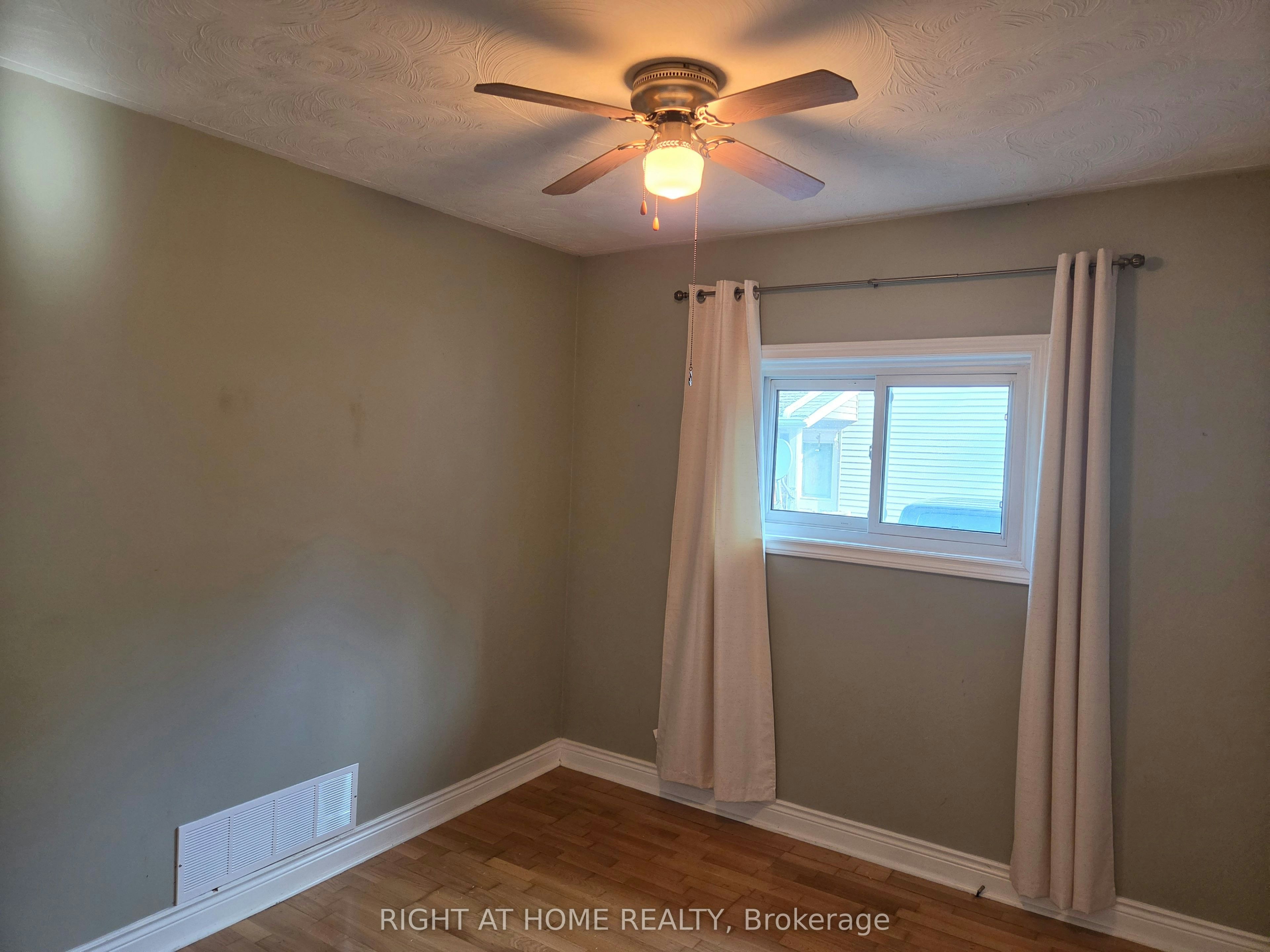 771 Third Avenue, Georgina, ON, L0E 1S0 - 9
