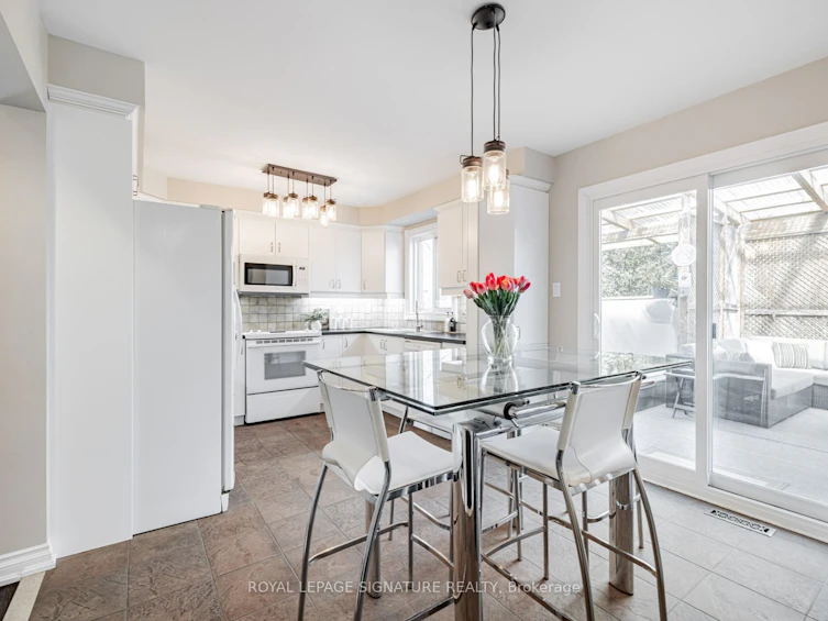 129 Chiswick Crescent, Aurora, ON, L4G 6P1 - 11
