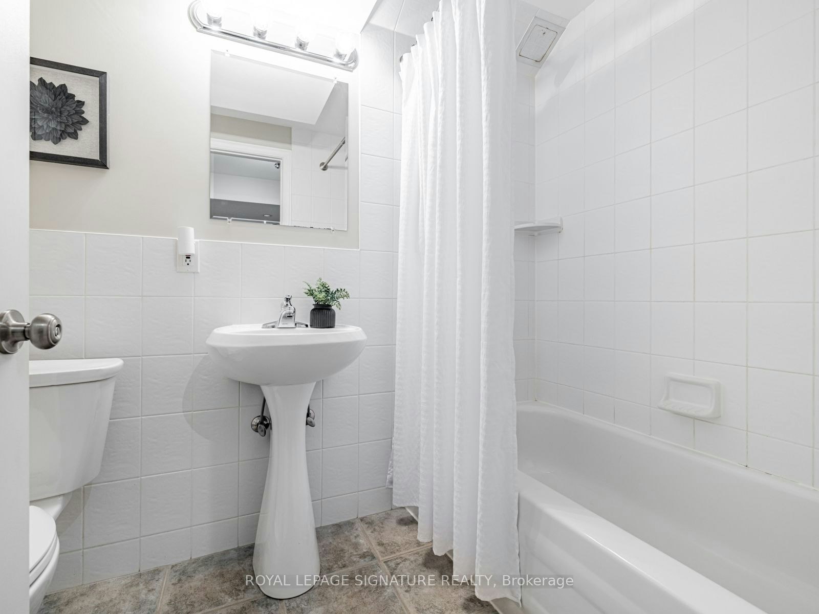 129 Chiswick Crescent - 2