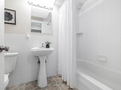 129 Chiswick Crescent - 2