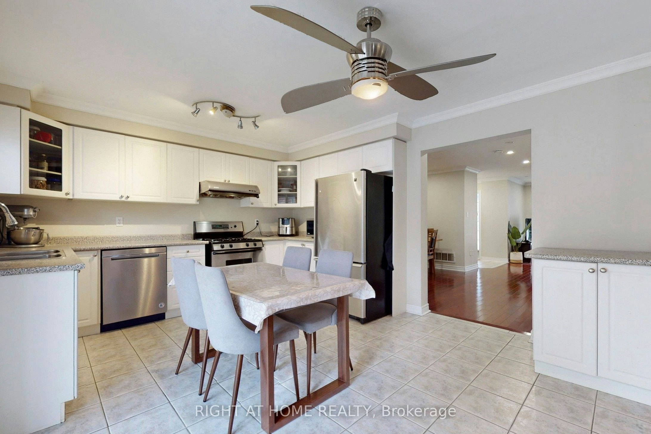 204 Everett Street, Markham, ON, L6E 1H2 - 21
