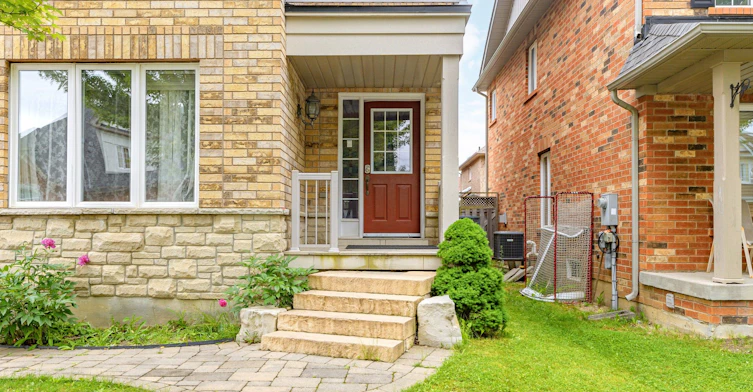 204 Everett Street, Markham, ON, L6E 1H2 - 2
