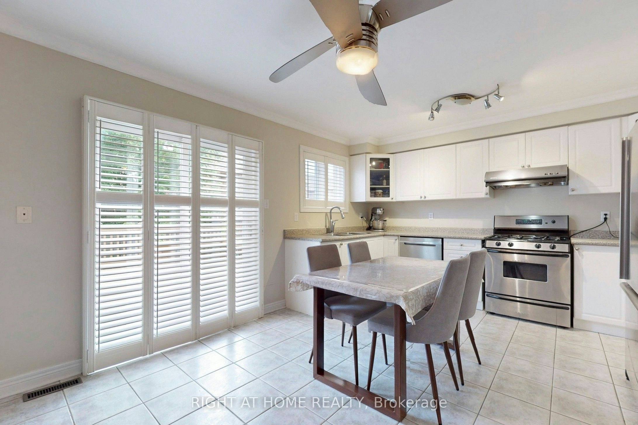 204 Everett Street, Markham, ON, L6E 1H2 - 20