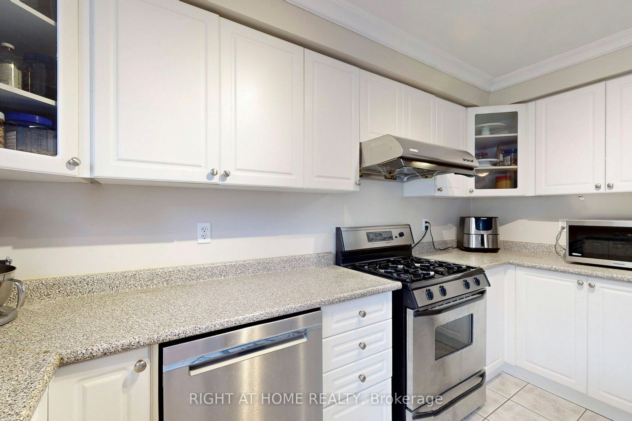204 Everett Street, Markham, ON, L6E 1H2 - 24