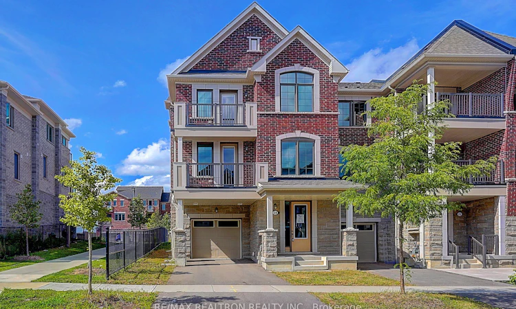 24 Thomas Frisby Jr Crescent