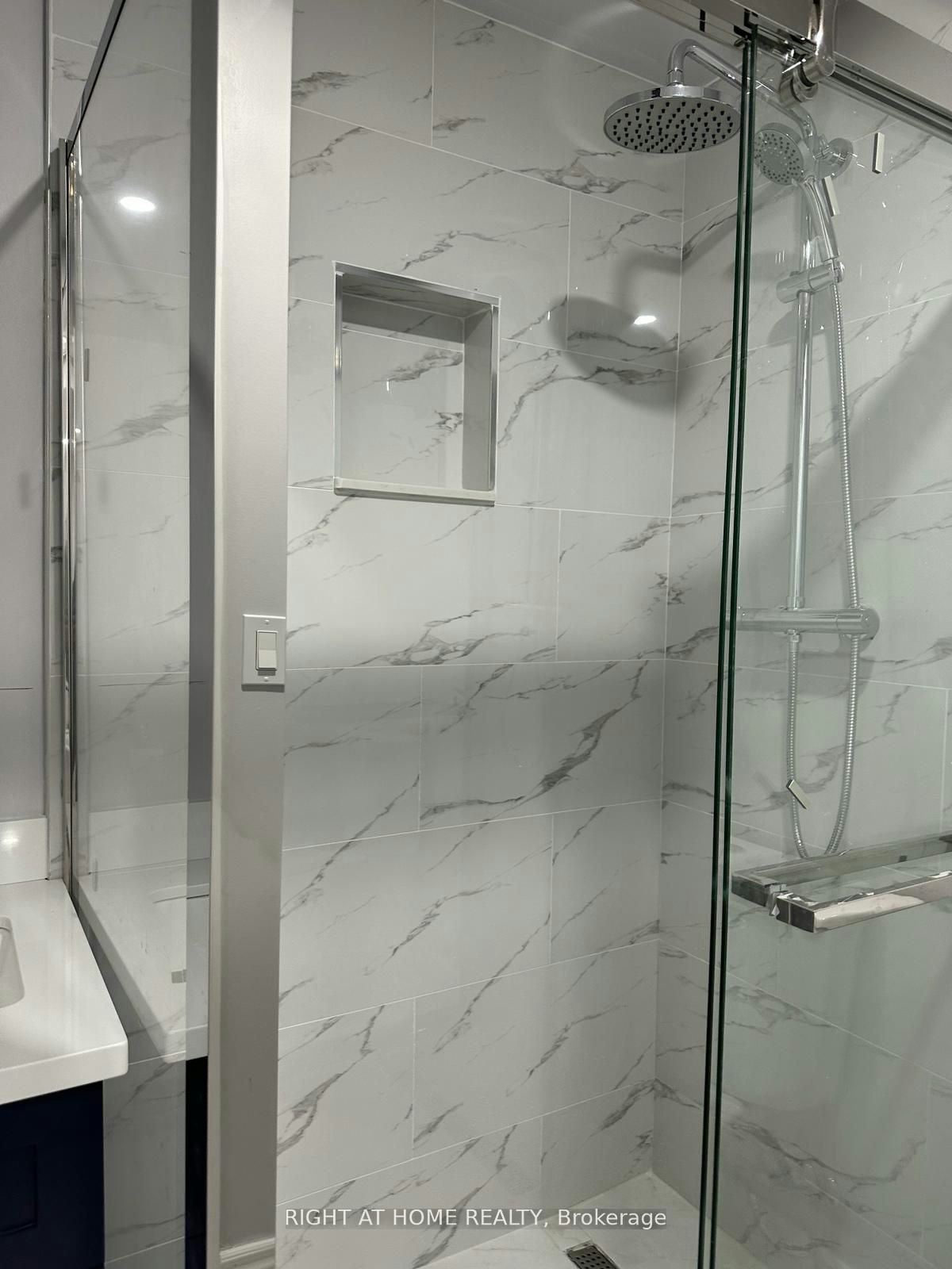 bsmt-31 Empire Drive, Bradford West Gwillimbury, ON, L3Z 4J1 - 2