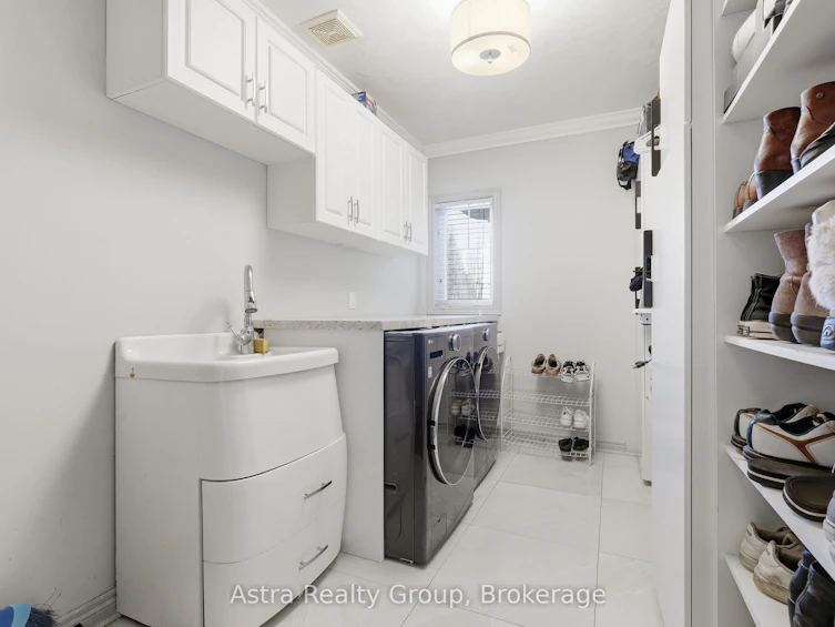 74 Kootenay Ridge, Vaughan, ON, L6A 2V9 - 12