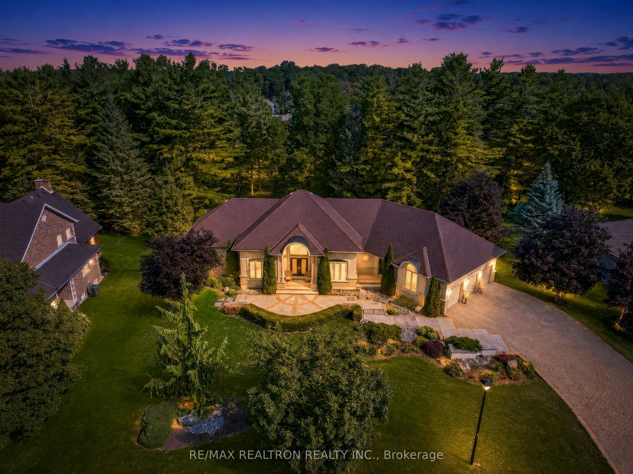 24 Maplehyrn Avenue, East Gwillimbury, ON, L0G 1V0