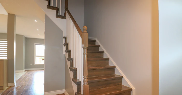 497 Ainsworth Drive E, Newmarket, ON, L3Y 8R6 - 2