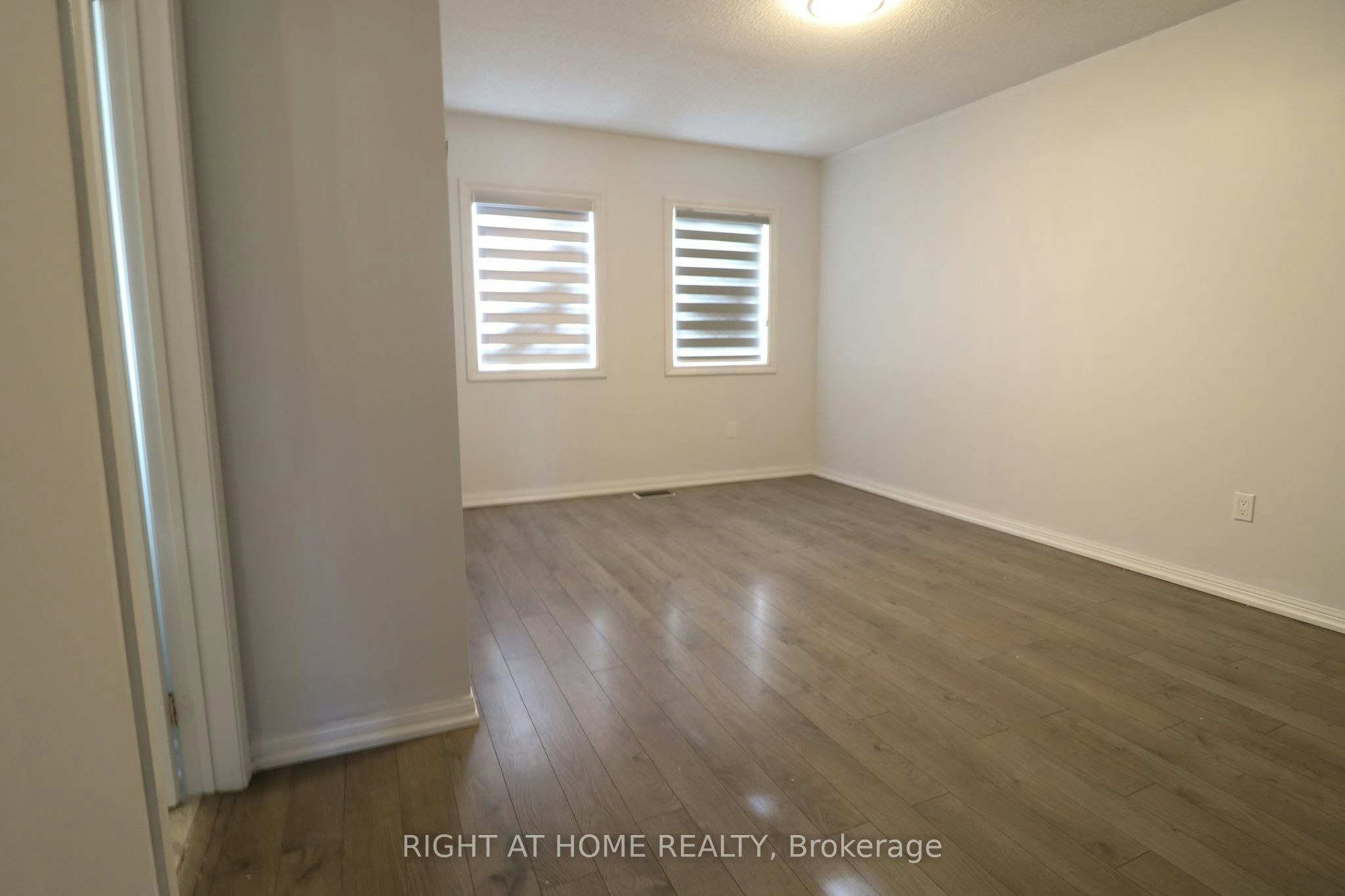 497 Ainsworth Drive E, Newmarket, ON, L3Y 8R6 - 10