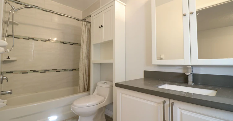 497 Ainsworth Drive E, Newmarket, ON, L3Y 8R6 - 11