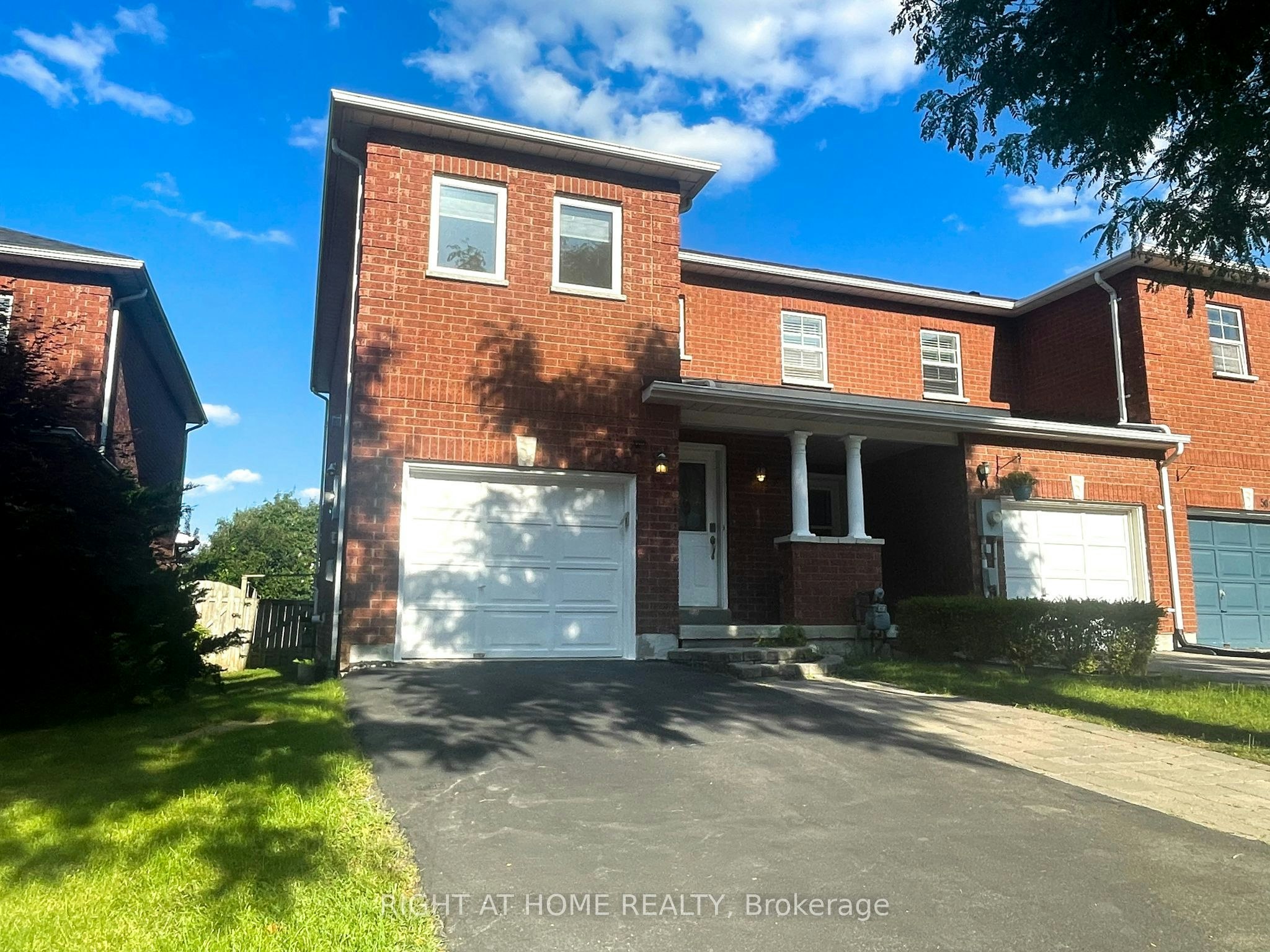 497 Ainsworth Drive E, Newmarket, ON, L3Y 8R6