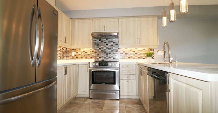 497 Ainsworth Drive E, Newmarket, ON, L3Y 8R6 - 4