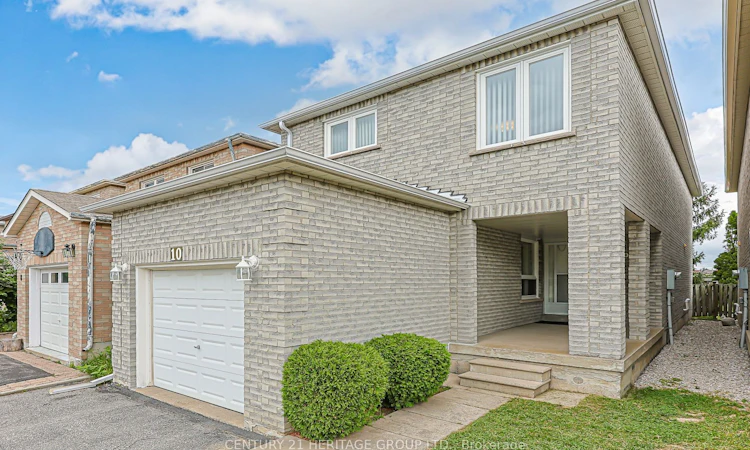 10 Woodhall Road