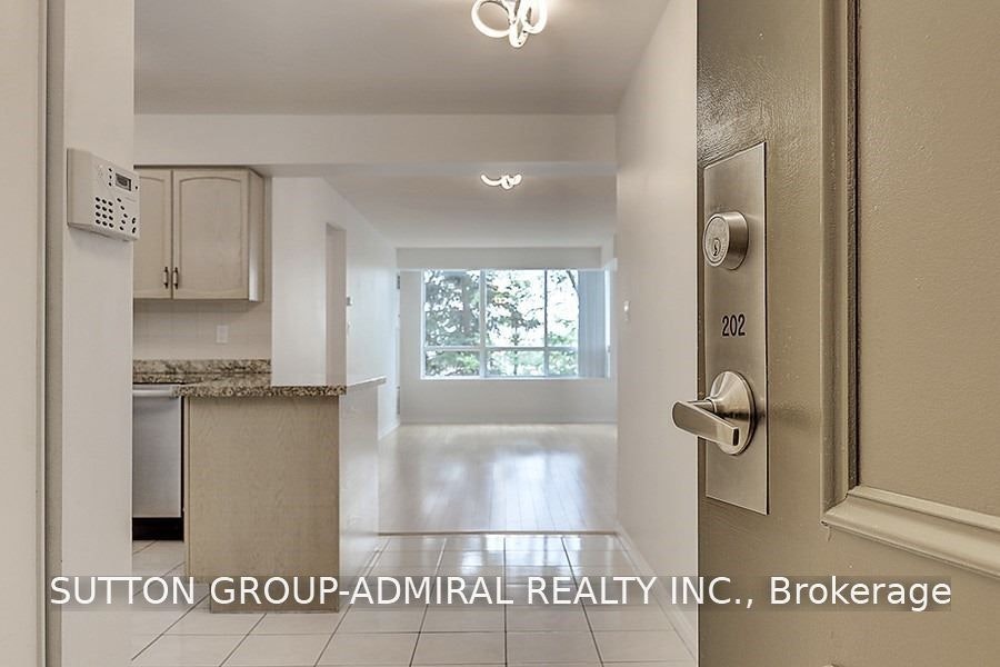 202-850 Steeles Avenue W, Vaughan, ON, L4J 8E7 - 4