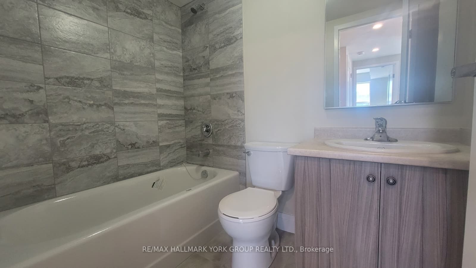 310-14 Wellington Street E, Aurora, ON, L4G 1H5 - 4